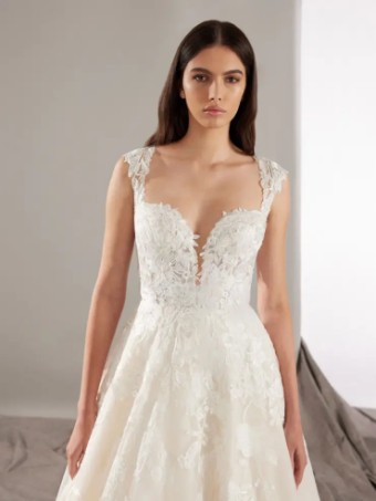 Pronovias Sale EVER #1 Off White/Light Beige thumbnail