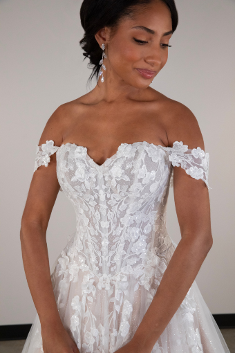 Essense of Australia Sale D4106 #2 (IV-BC) Ivory Lace Tulle & Biscotti Regal Organza over Biscotti Gown thumbnail