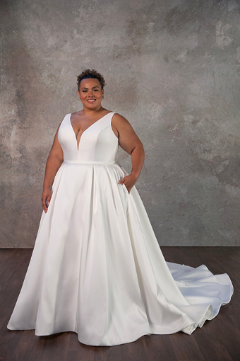 Essense of Australia Sale D4140 #3 (IV-PL) Ivory Gown w Porcelain Tulle Plunge thumbnail
