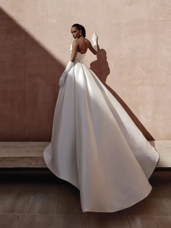 Pronovias Sale Landon #4 Off White thumbnail