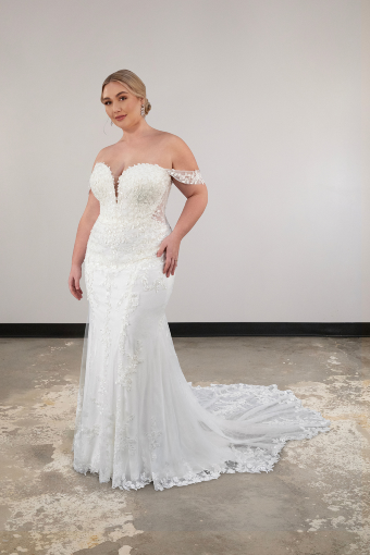Essense of Australia Sale D3992 #3 (IVRM-PL) Ivory Lace & Tulle over Rum Gown w Porcelain Tulle Plunge thumbnail