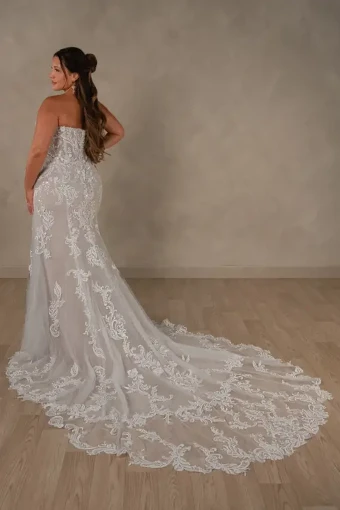 Essense of Australia D4625 #1 (IV-IVR) Ivory Lace and Tulle over Ivory Gown thumbnail