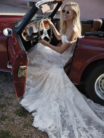 Pronovias Phuket #4 Off White/Nude/Light Beige thumbnail