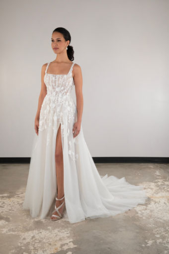 Essense of Australia D4030 #0 default (IV-IVR) IVORY LACE TULLE AND ROYAL ORGANZA OVER IVORY GOWN thumbnail